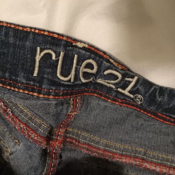 Women’s RUE 21 Cuffed Denim Jean Bermuda Shorts Size 30 Waist Inseam 8 - Picture 4 of 7